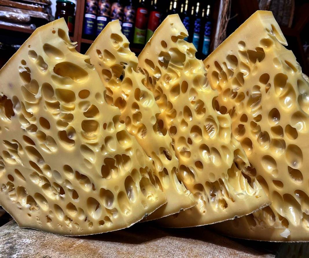 O kentin meşhur peyniri tescillendi: Kilosu 650 TL! Yılda 200 ton üretiliyor, kapış kapış satılıyor 16